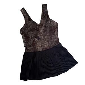 Lululemon Women´s Athletic Brown Black Racerback  Pleated Peplum Top  Size 4